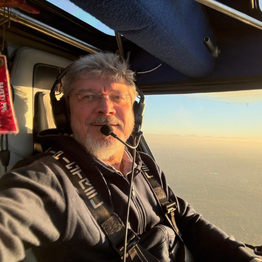 Joachim Nawrat w samolocie